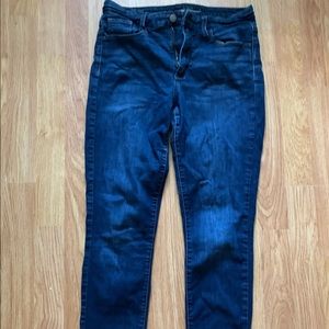 Lightly worn American Eagle jeans, high rise skinny jeans